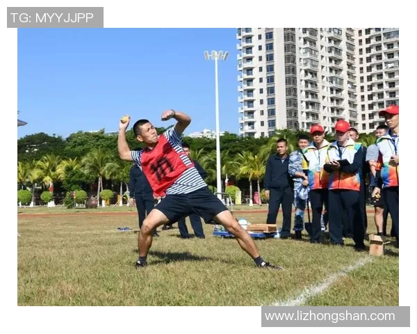 拼尽全力守护球门的足球明星们的拼搏精神与荣耀时刻